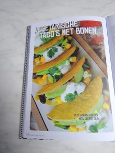 http://www.xenos.nl/koken-en-bakken/kookboeken