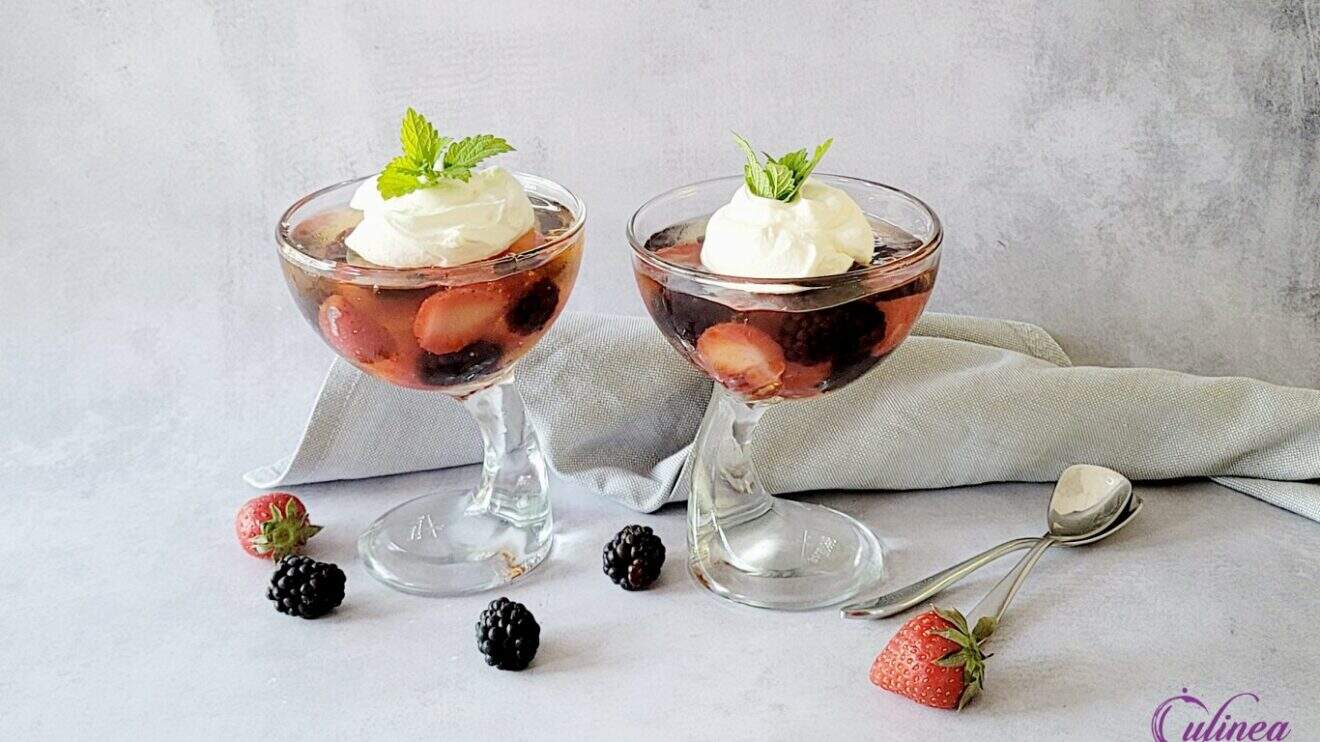 Dessertwijngelei met zomerfruit