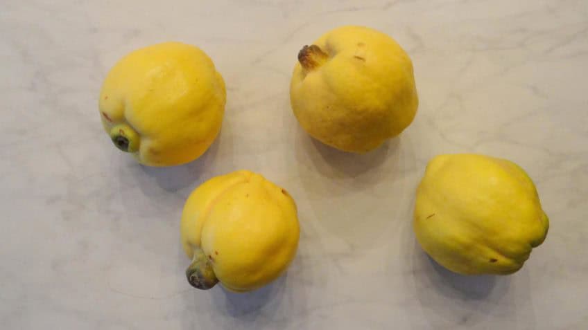 Chutney van kweepeer met abrikozen