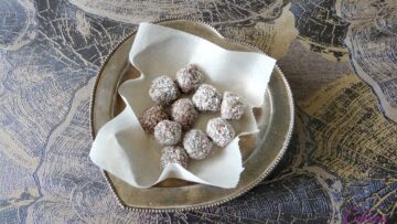 Chocolade tahin truffels met kokos