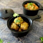 Gehaktballetjes in Maleisische currysaus met pilafrijst