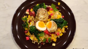 Lauwwarme salade met tarwe, pastinaak, wortel, bietjes en een dukkah ei