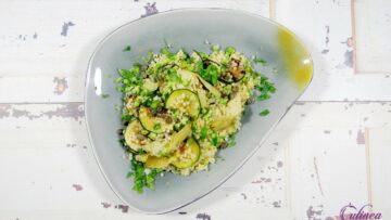 Parelcouscous salade met aubergine, courgette en paprika