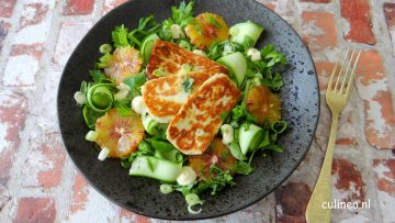 Salade met halloumi en sinaasappel