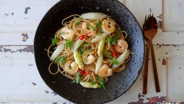 Spaghetti met asperges en garnalen