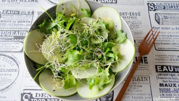 Salade met koolrabi, groene appel en baby boerenkool