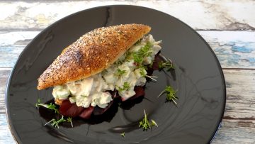 Broodje met kip roquefortsalade