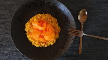 Wortelrisotto met gerookte zalm