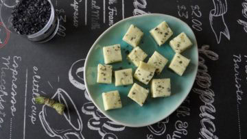 Witte chocolade fudge met wasabi en zwart zout