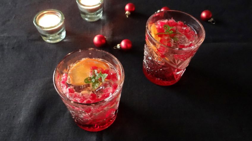 Champagnecocktail met granaatappel