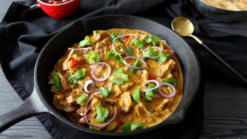 Curry van kalkoen en wokgroenten