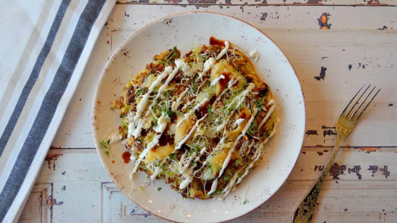 Japanse pannenkoek van savooiekool