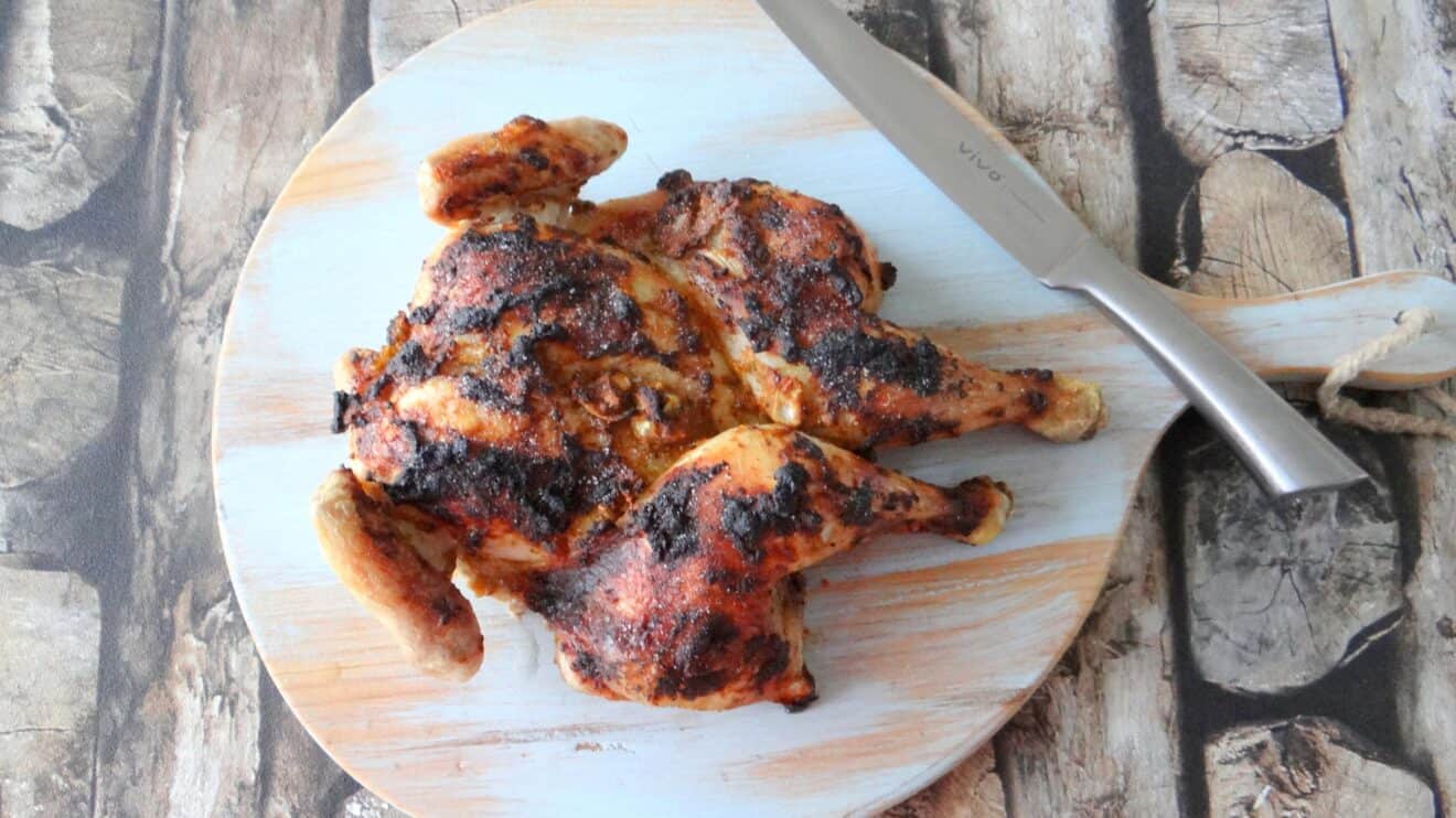 Gevlinderde piri piri kip uit de oven