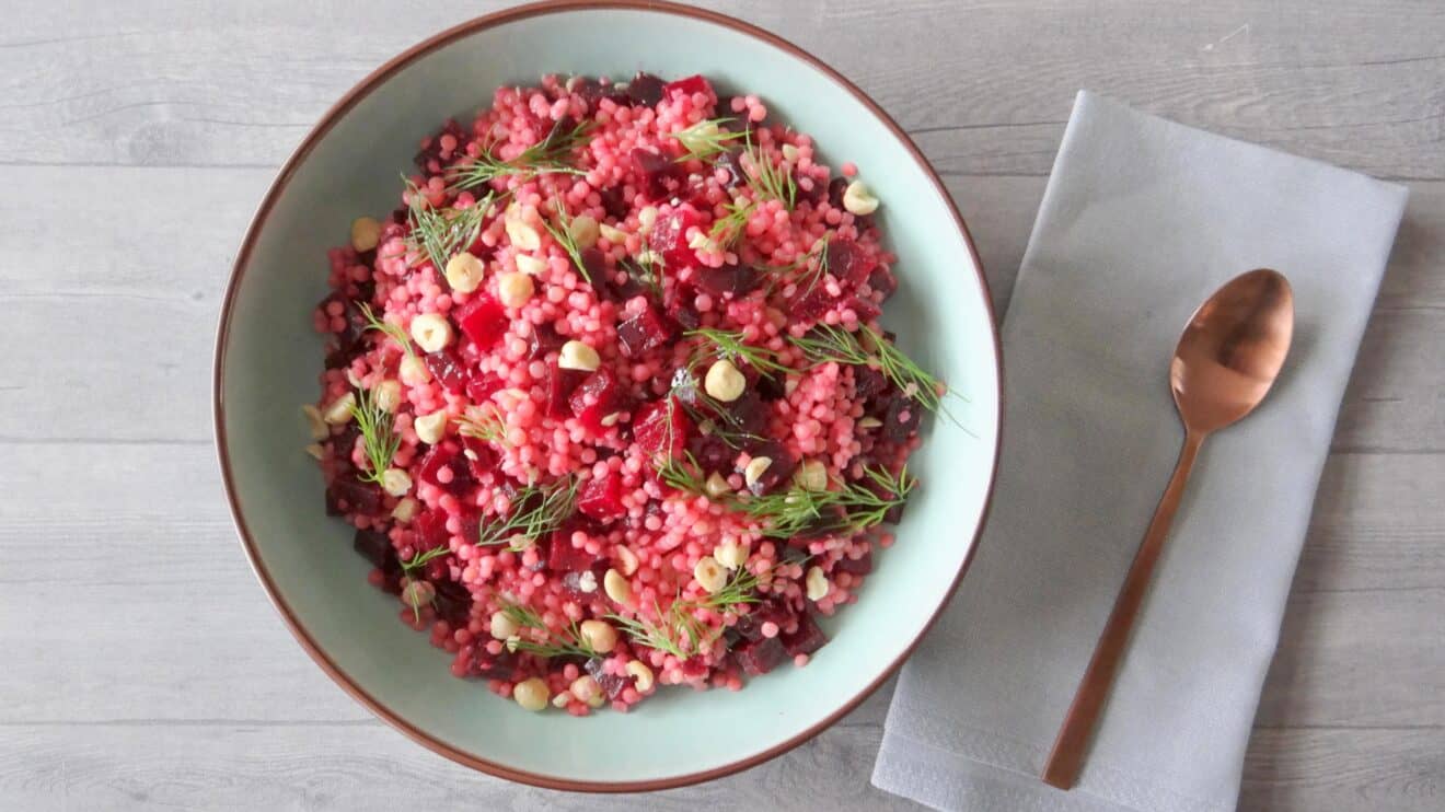 Parelcouscous salade met bietjes, mierikswortel en dille