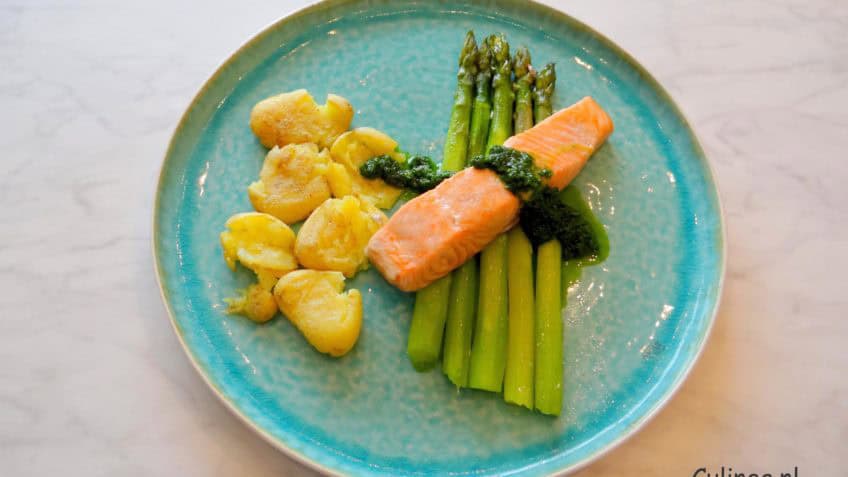 Zalm met groene asperges en krieltjes uit de oven