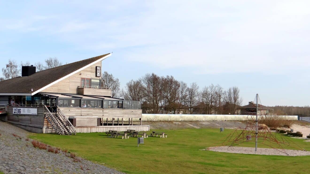 Genieten aan het water bij Restaurant Pier16 in Nagele