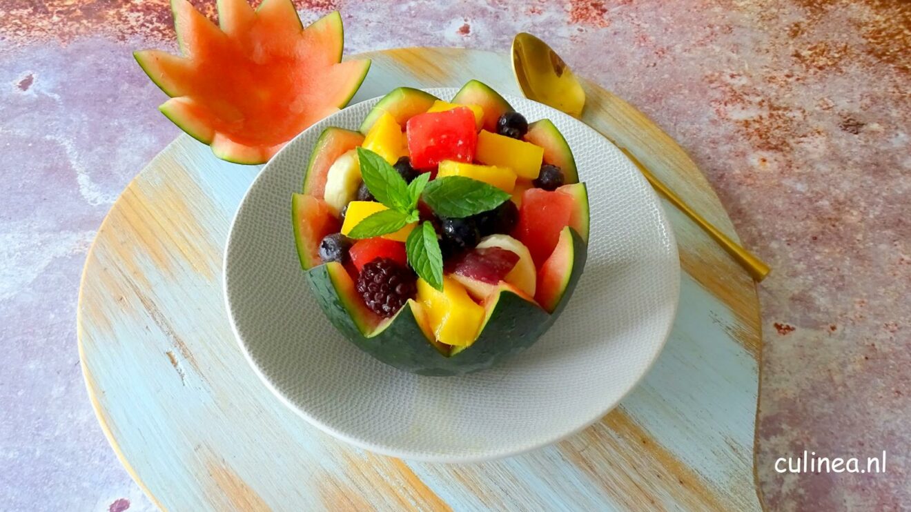 Mini watermeloen met vers fruit