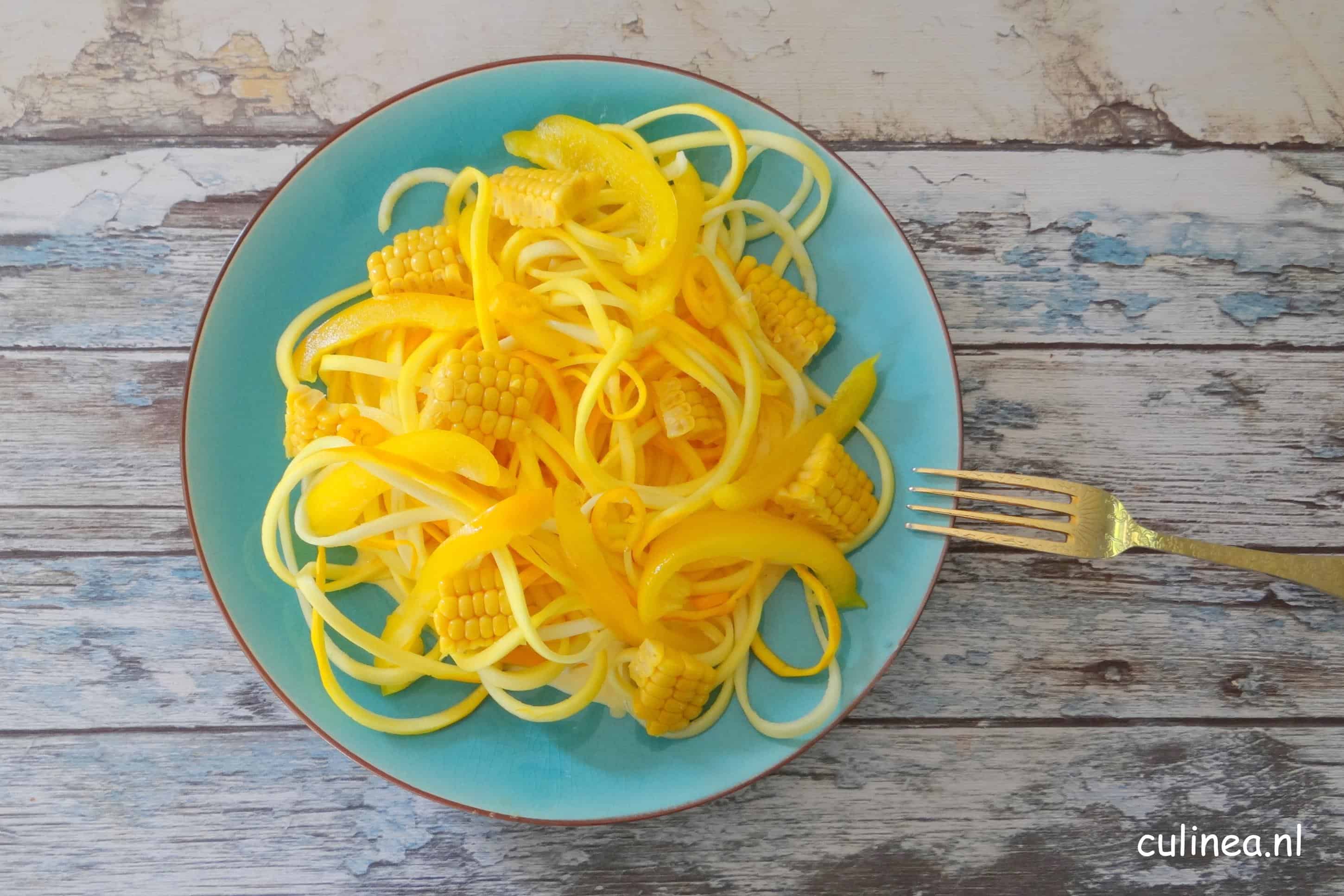 gele-courgetti-salade-met-gele-groenten-5-copy-culinea-nl