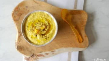 Hummus gemaakt van maïs en kikkererwten