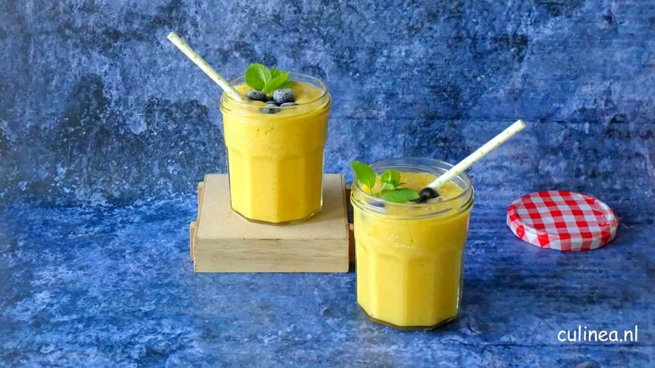 Tropische mangosmoothie