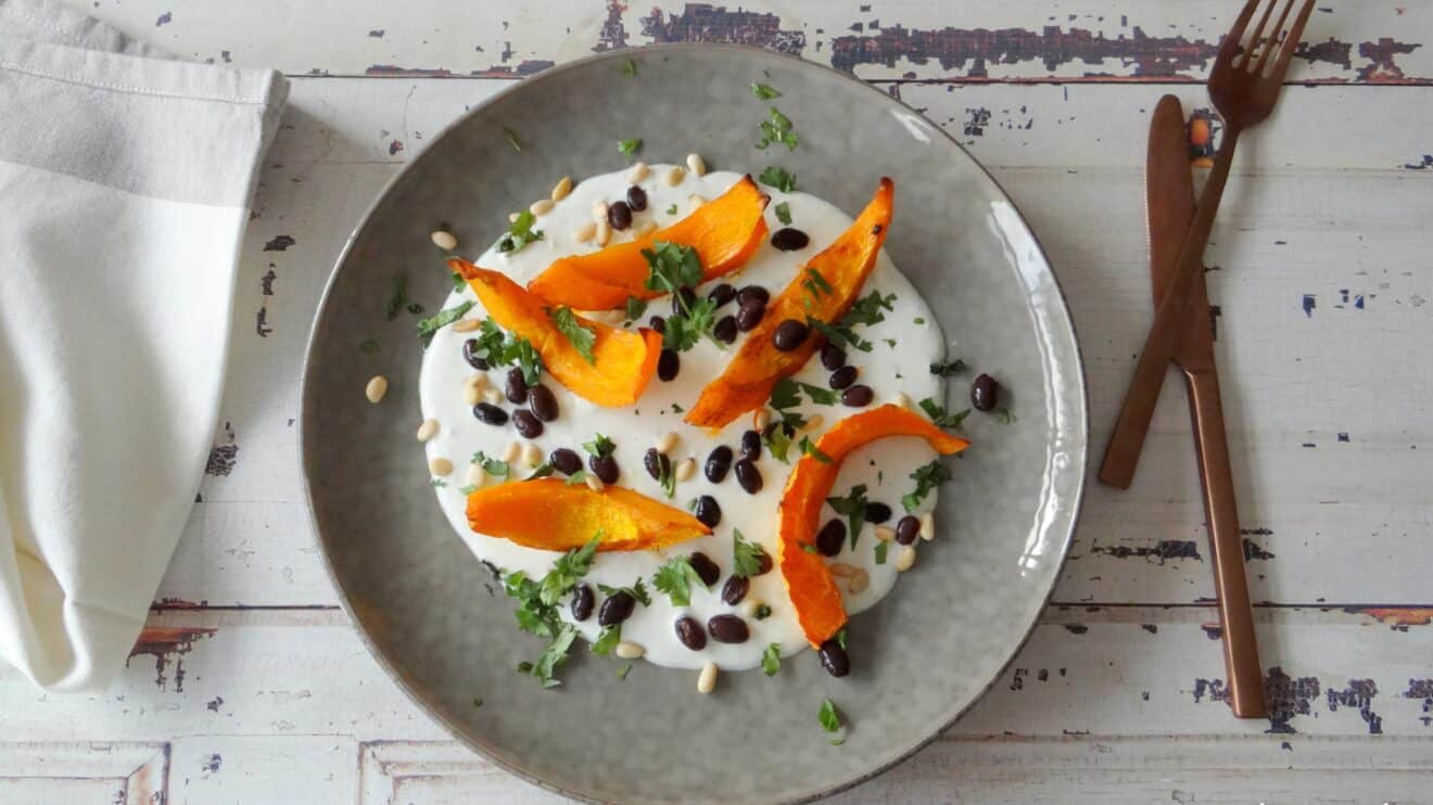 Gegrilde pompoen met een feta yoghurtdip