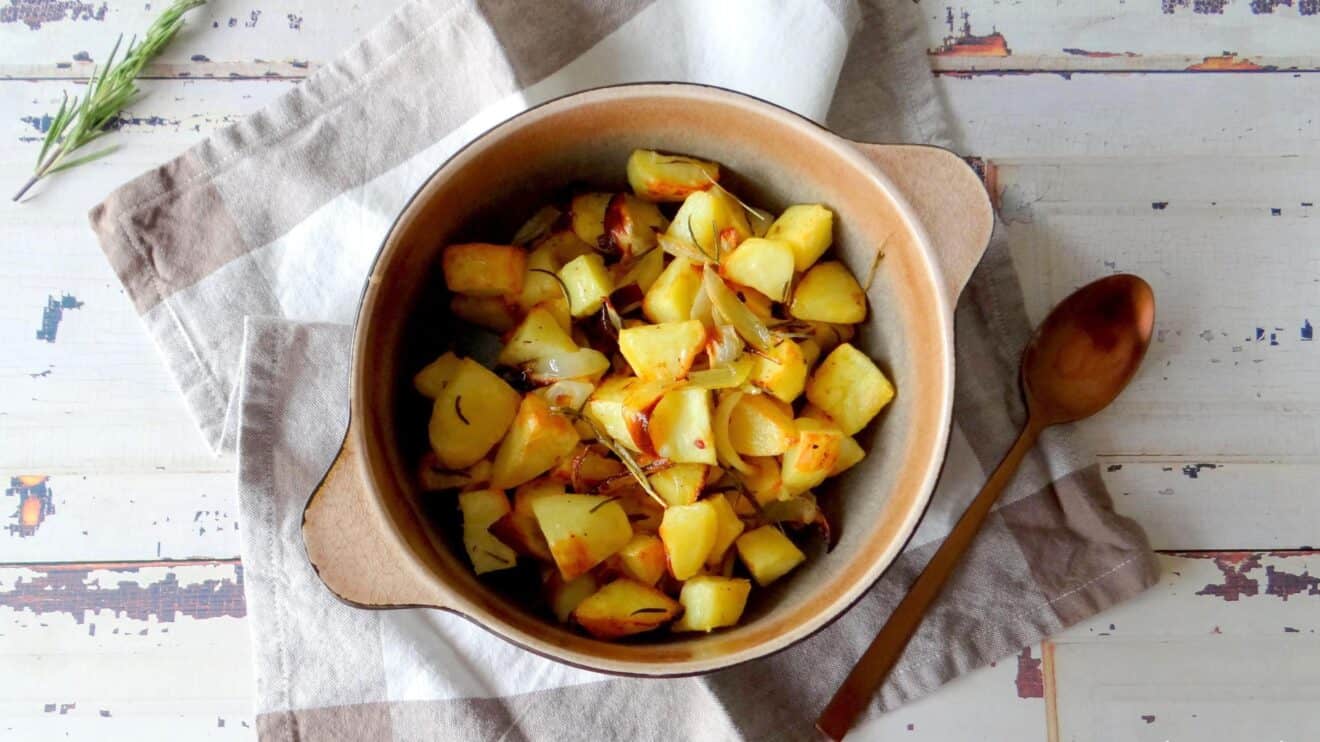 In de oven geroosterde aardappelen