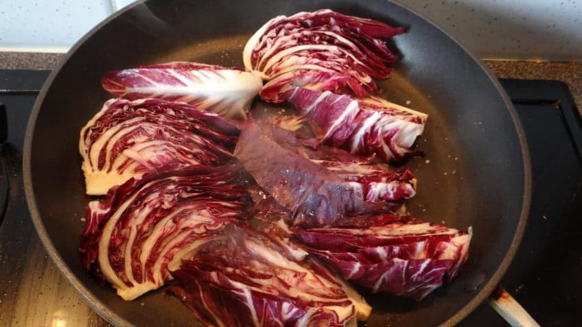 Geroosterde radicchio en bieten met vijgen