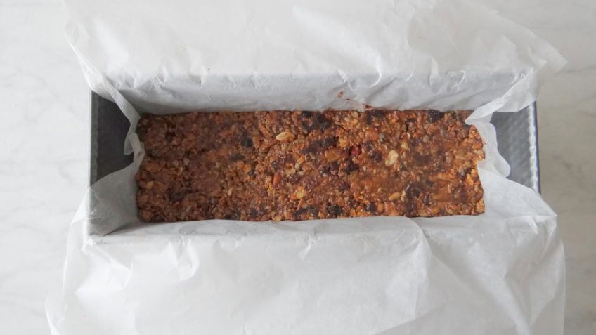 Zelfgemaakte granola repen