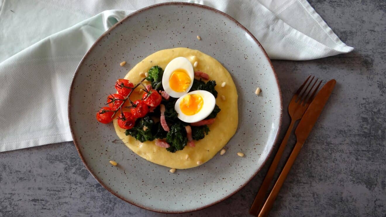 Polenta met kalettes, spekjes en tomaatjes