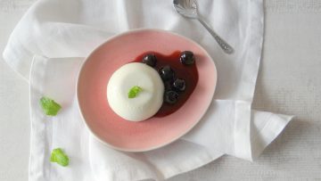 Yoghurt panna cotta met Amarena kersen
