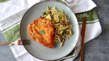 Kipschnitzel met spätzle en paddenstoeltjes