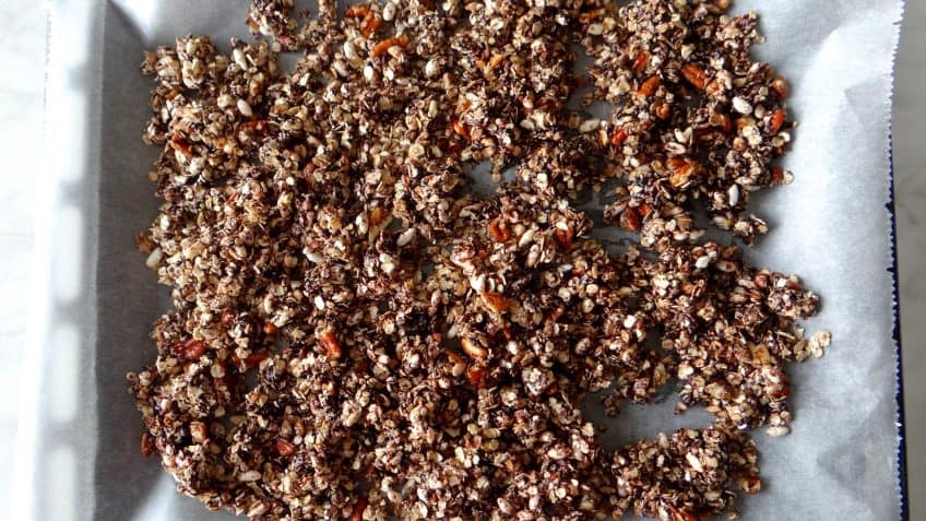 Zelfgemaakte chocolade granola