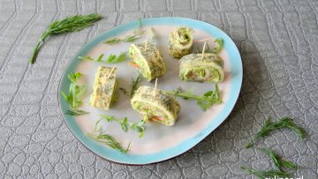 Omeletrolletjes met gerookte zalm en avocadocrème