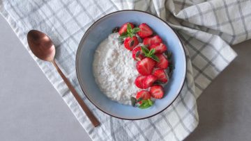 Havermout chiapudding met aardbeien