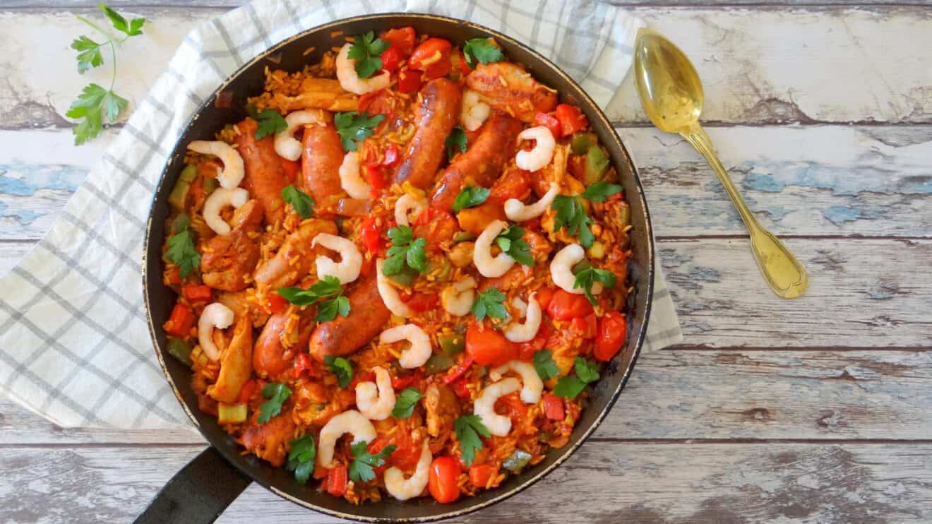 Jambalaya met chorizo en garnalen