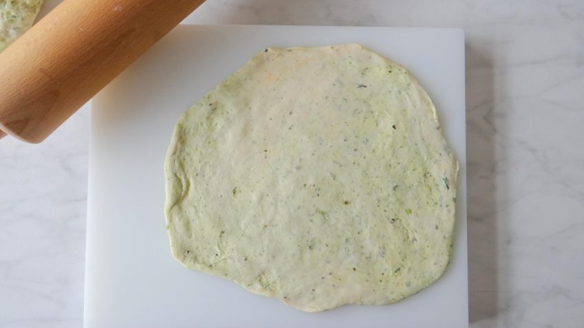 Lamsreepjes met zelfgemaakt platbrood