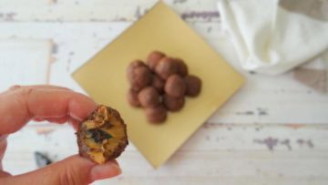 Dulce de leche truffels met zwarte knoflook