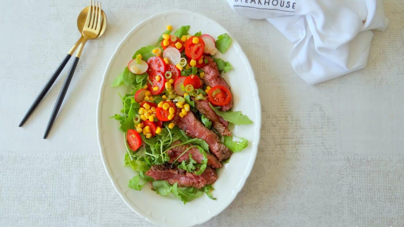 Mexicaanse steaksalade met tomatensalsa