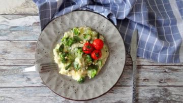 Stamppot van geroosterde broccoli en tomaatjes