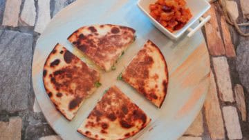 Quesadilla’s met kalkoen, camembert en mangochutney