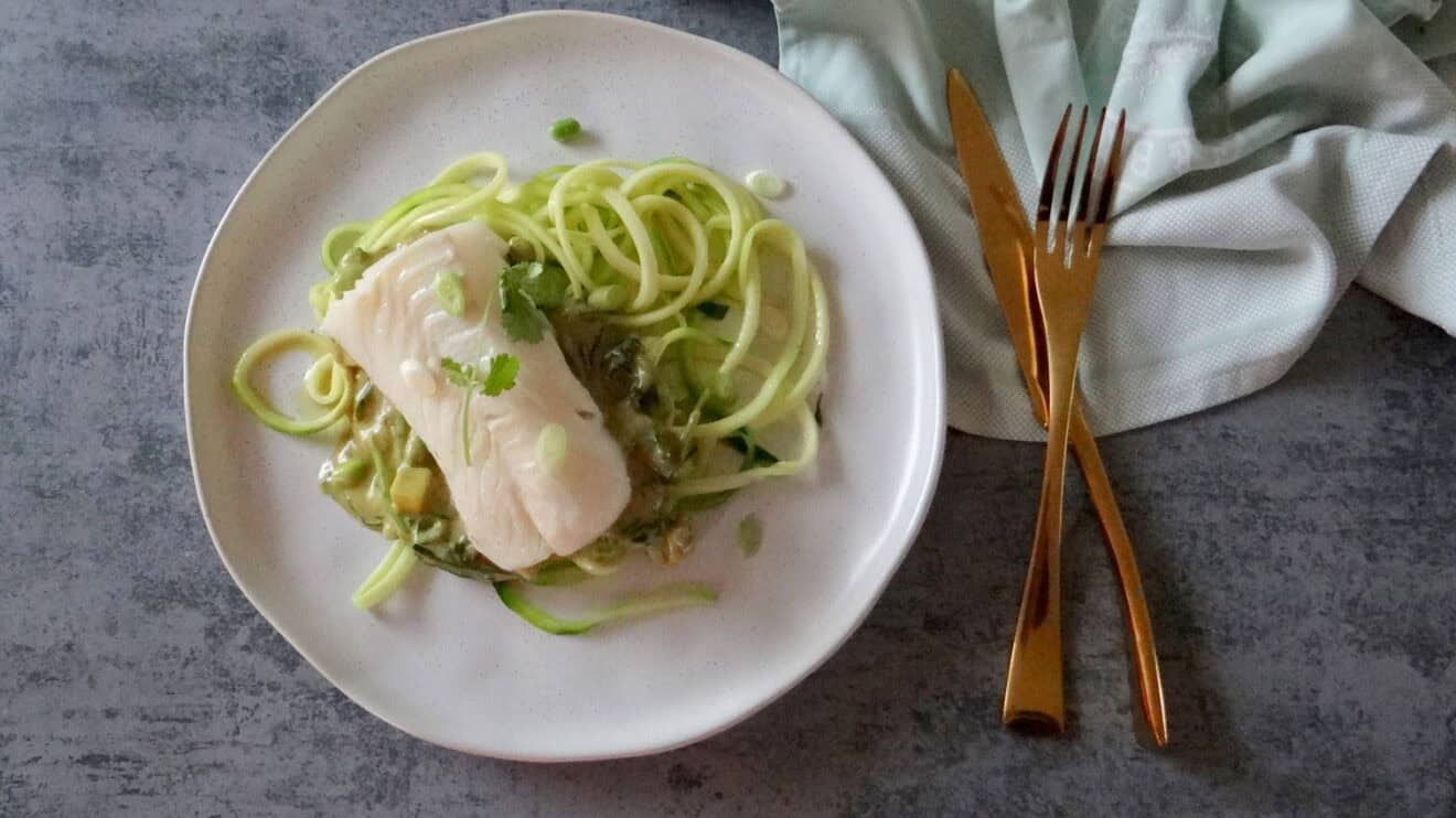 Groene curry met skrei en courgetti