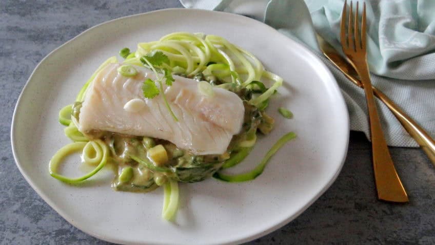 Groene curry met skrei en courgetti