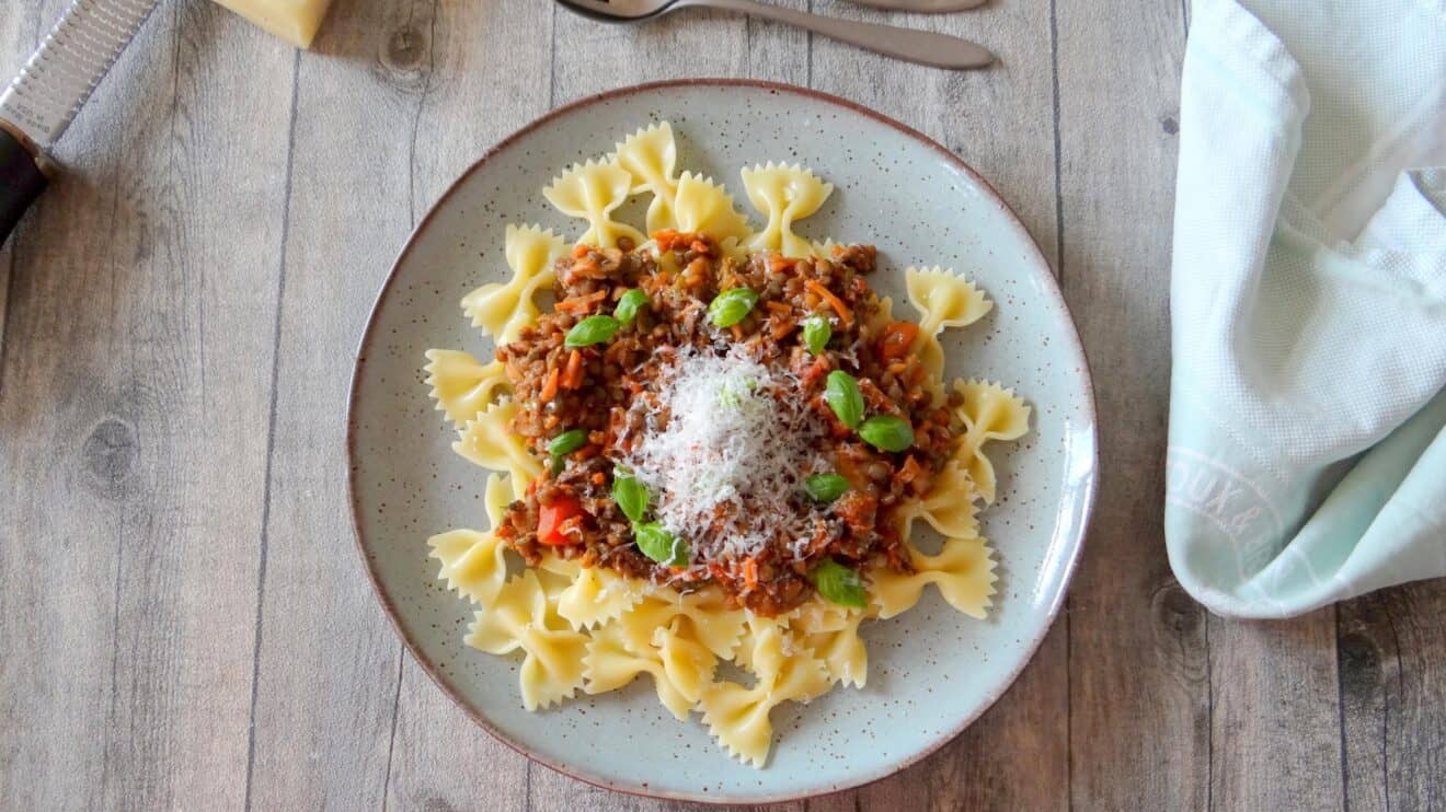 Linzen en paddenstoelen Bolognese saus