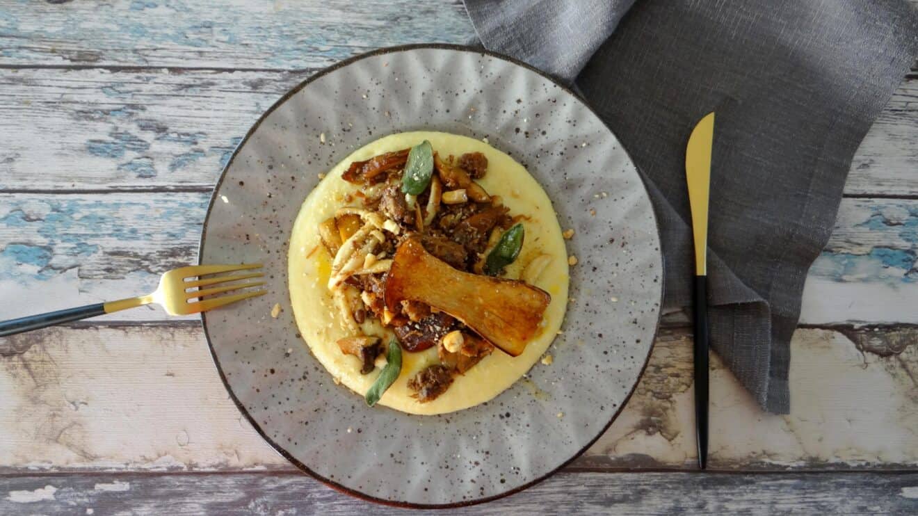 Polenta met pulled oats en paddenstoelen