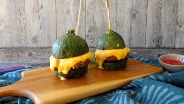 Bolcourgette met cheeseburger