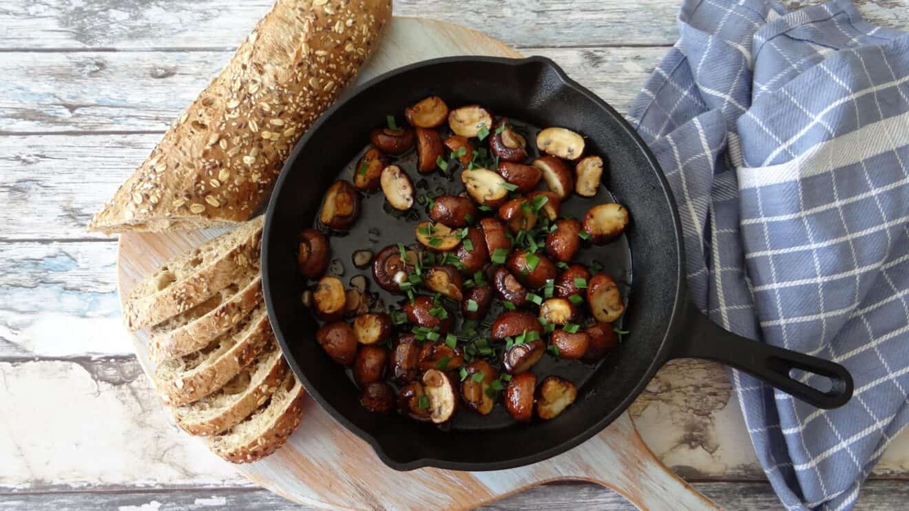 Paddenstoelen met knoflook