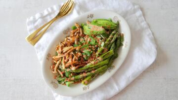 Spelt met asperges en avocado