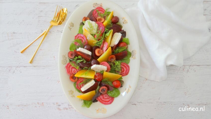 Gekleurde bietjes salade met geitenkaas