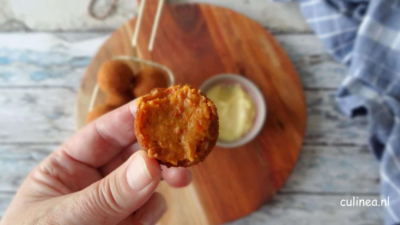 Bitterballen met chorizo en paprika