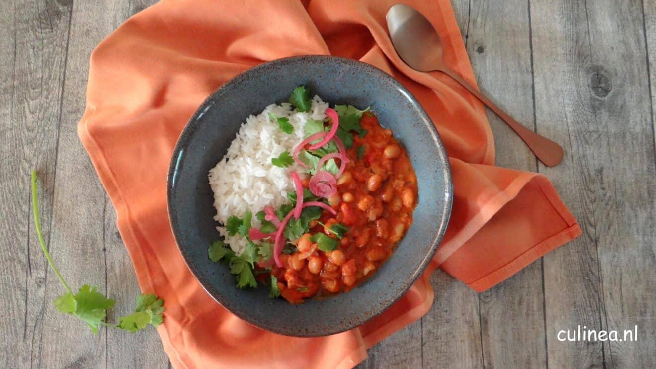 Bruine bonen curry met rijst